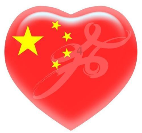 加沙无家可归男童雨中烤火 仅穿短袖瑟瑟发抖